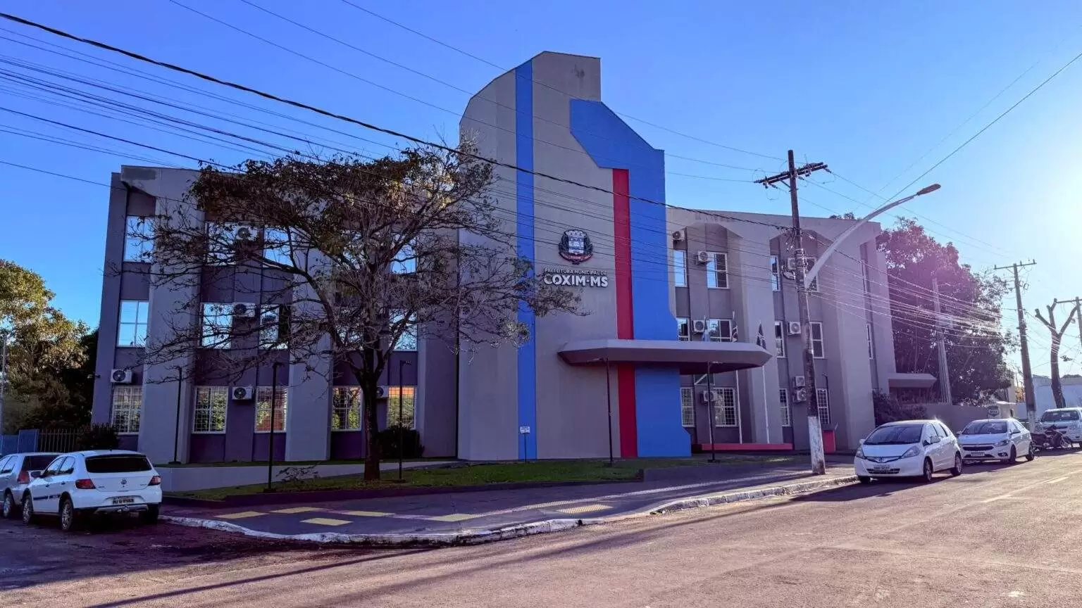 Prefeitura Coxim esclarece processo de contratação emergência