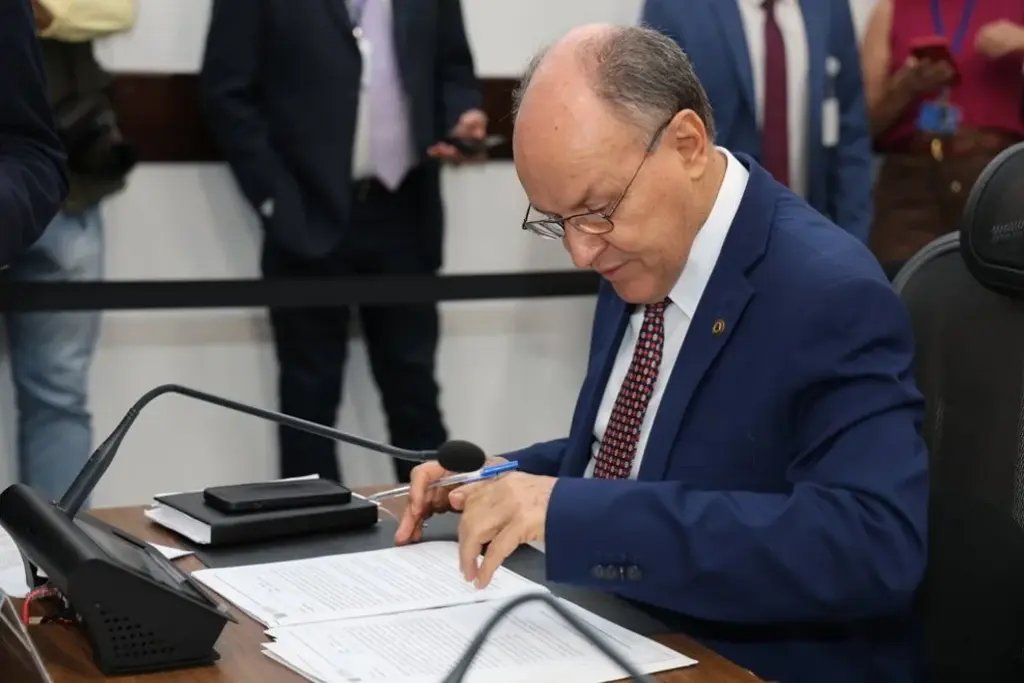 Projetos de Mochi reconhecem importância de festa religiosa e entidade assistencial de dois municípios