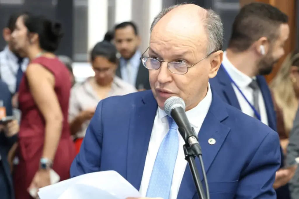 Junior Mochi solicita aumento do teto habitacional para ampliar acesso à moradia em MS