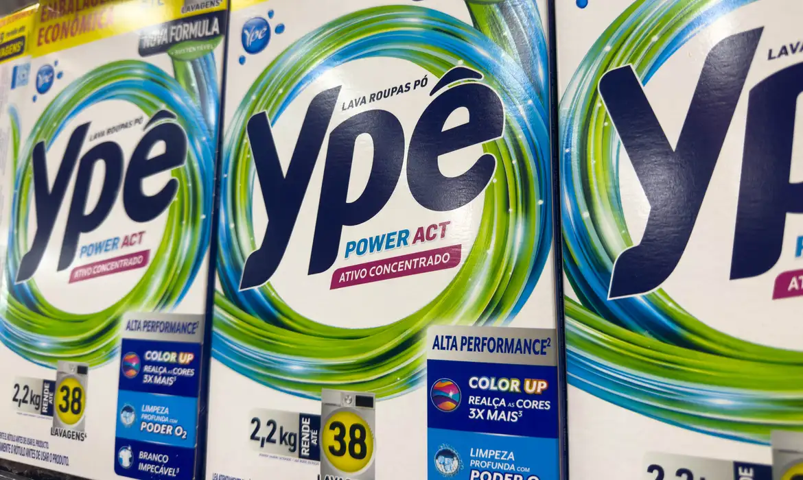 Anvisa mantém suspensão de lotes de produtos de limpeza da marca Ypê