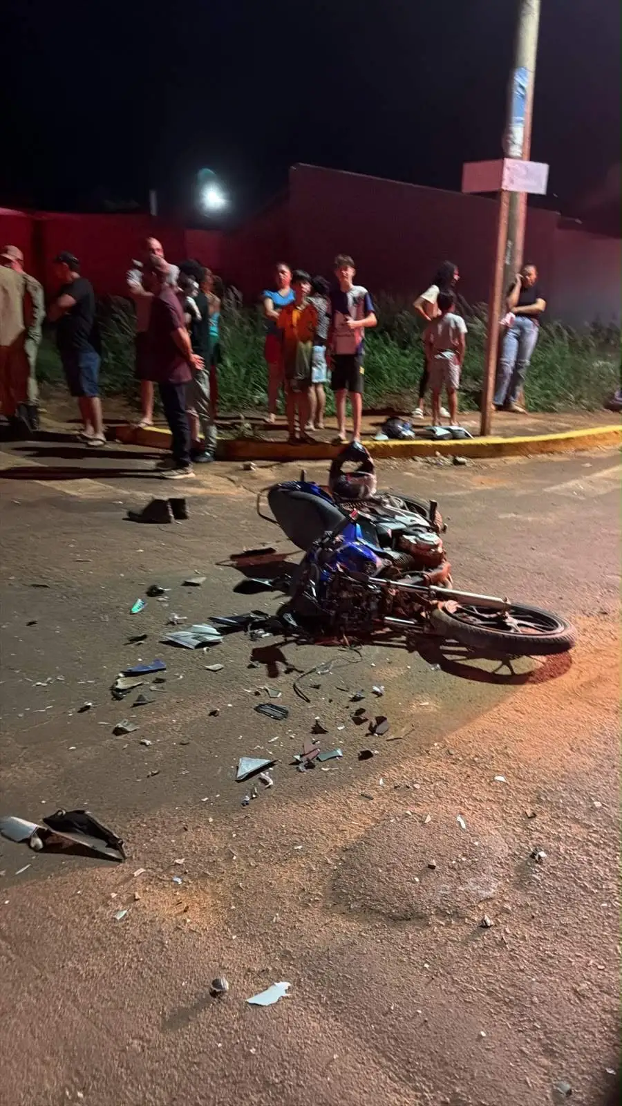 Motociclista fica ferido após colisão com caminhonete S10 em São Gabriel do Oeste